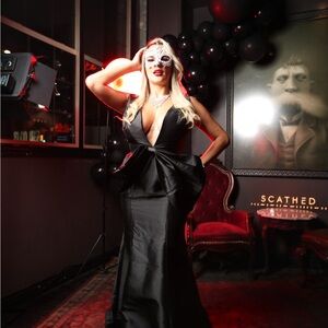 Elegant Black Evening Gown